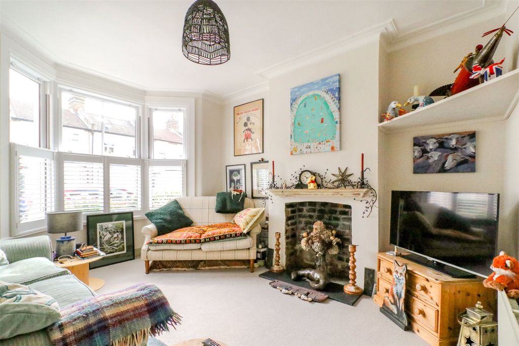 Property photo 2 of 20 Picture No. 14