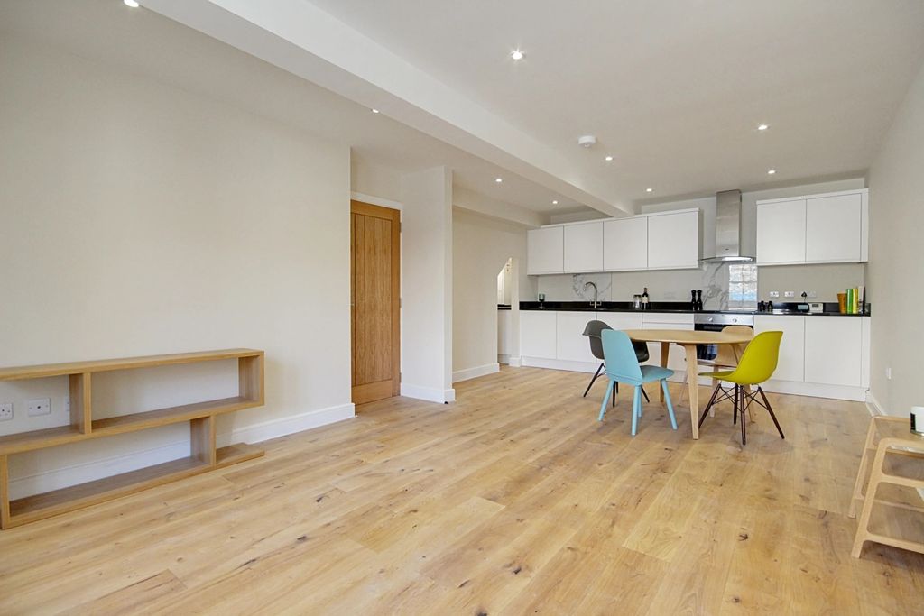 Property photo 2 of 7 Living Room1