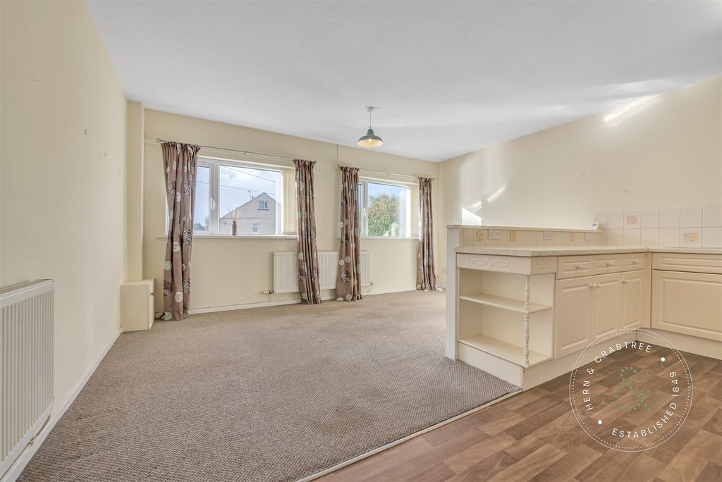 Property photo 3 of 16 Llanover-Road-09.Jpg