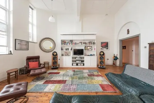 Property photo 1 of 13