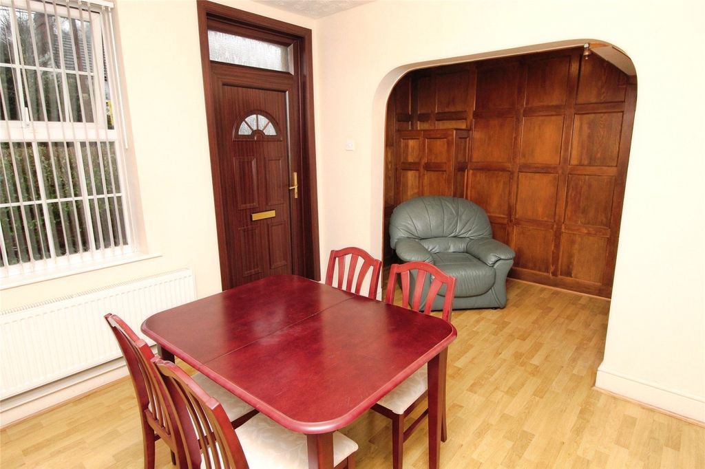 Property photo 3 of 14 Dining Area