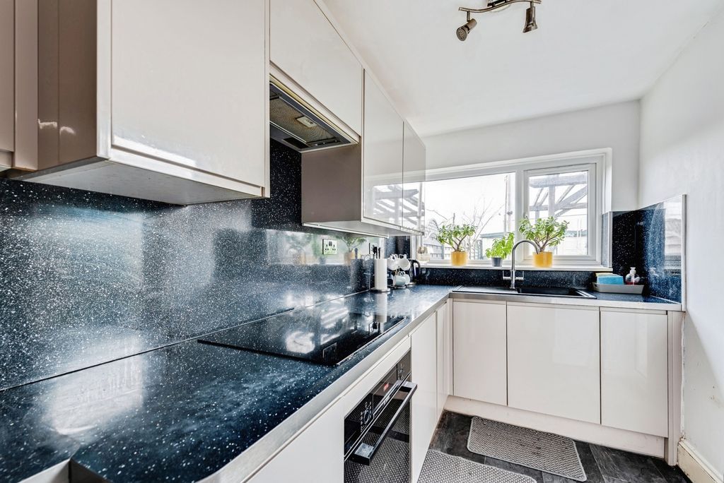 Property photo 3 of 20 Pbox-Img.Jpg