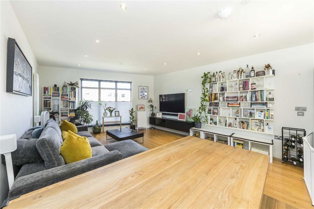 Property photo 2 of 6