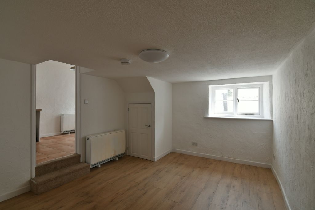 Property photo 2 of 12 Image 1
