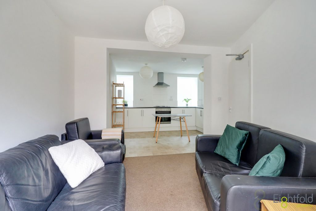 Property photo 2 of 14 Living Room