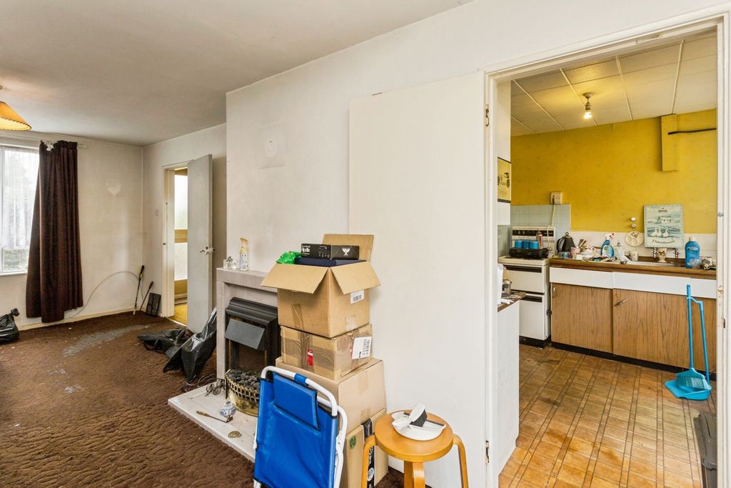 Property photo 3 of 17 Photo