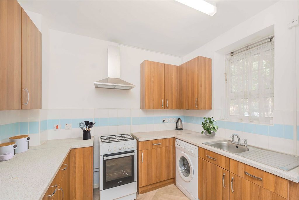 Property photo 3 of 5 Kitchen