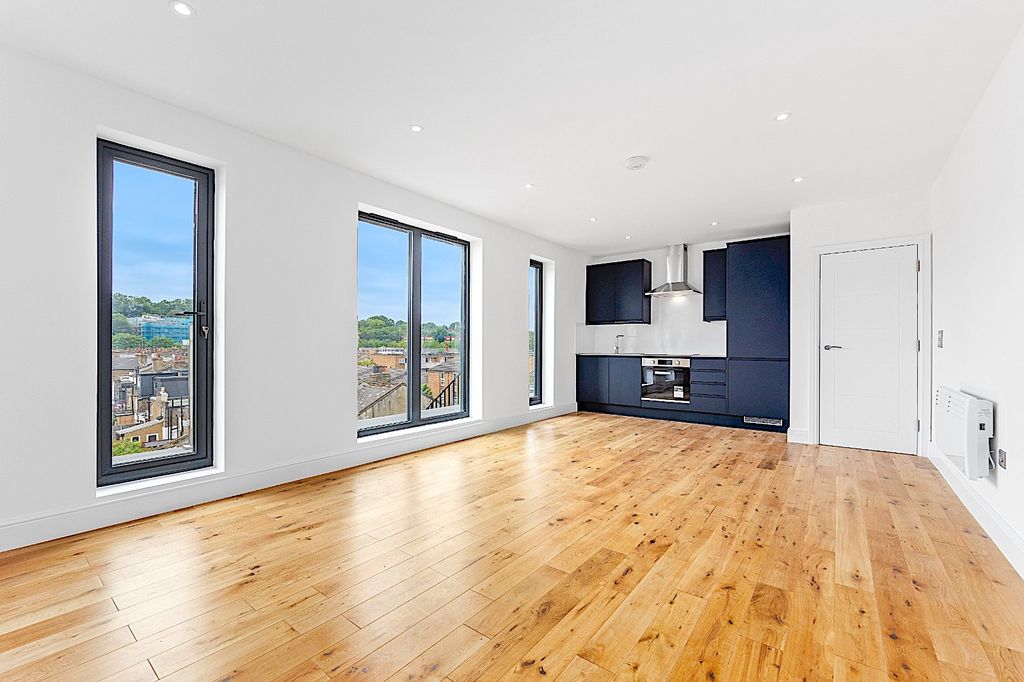 Property photo 3 of 14