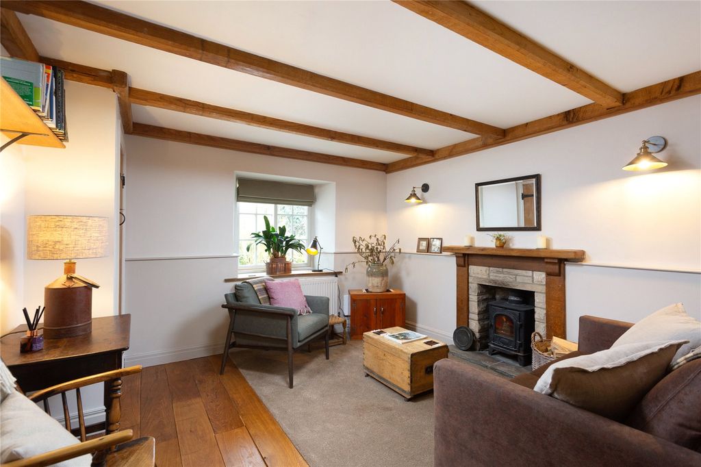 Property photo 3 of 15 Sitting Room