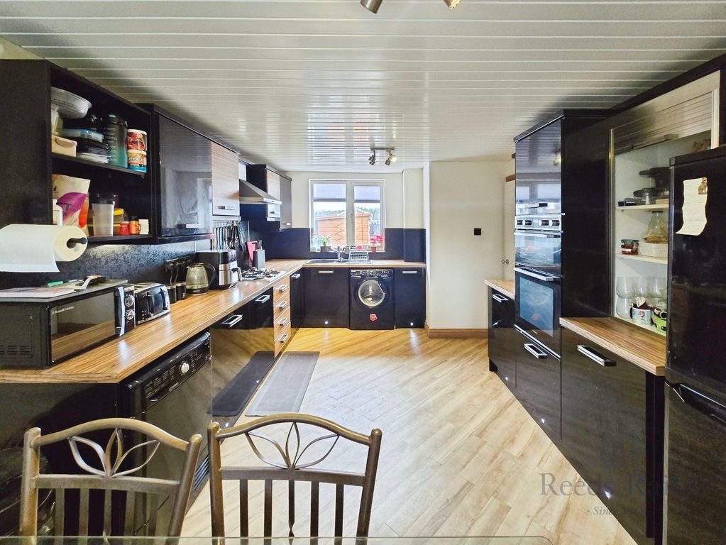 Property photo 3 of 21 Picture No. 26