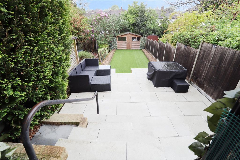 Property photo 1 of 11 Garden
