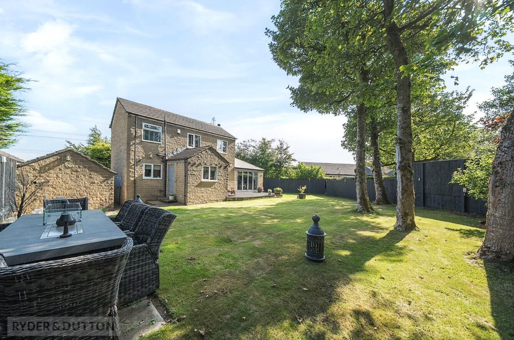 Property photo 2 of 39 Picture No. 23