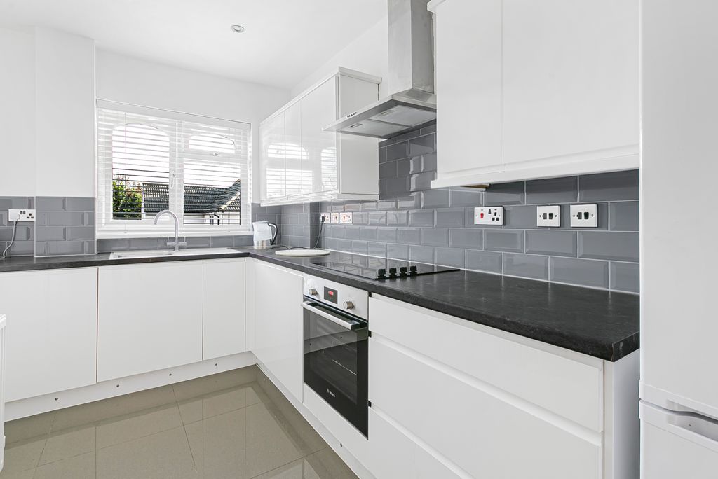 Property photo 3 of 13 1544176