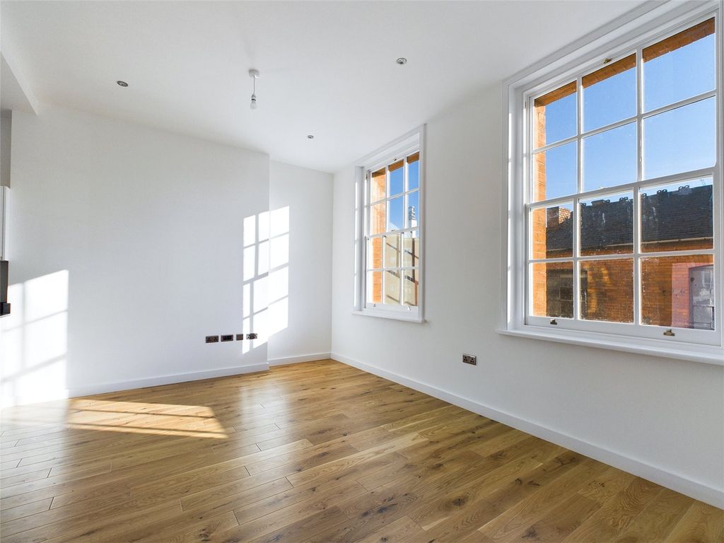 Property photo 2 of 8 Picture No. 03