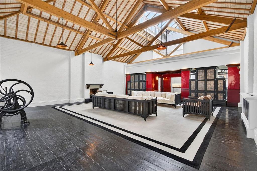 Property photo 3 of 10