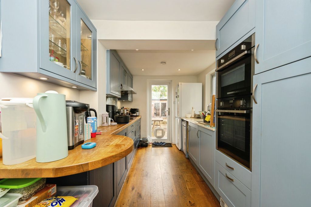 Property photo 3 of 20 Annexe Kitchen