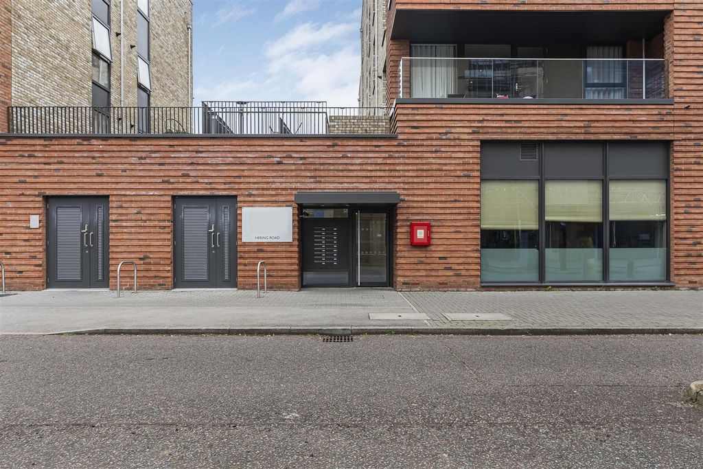 Property photo 3 of 12 10_74358.Jpg