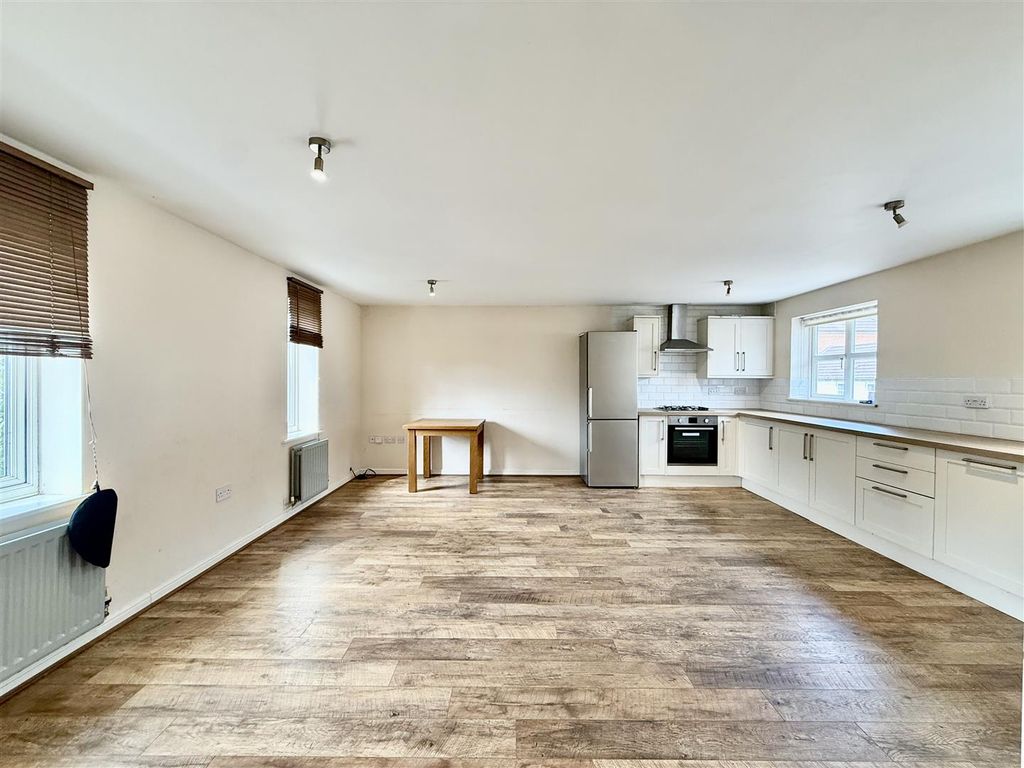 Property photo 3 of 17 3