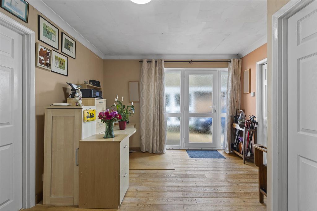 Property photo 3 of 17 2.Jpg