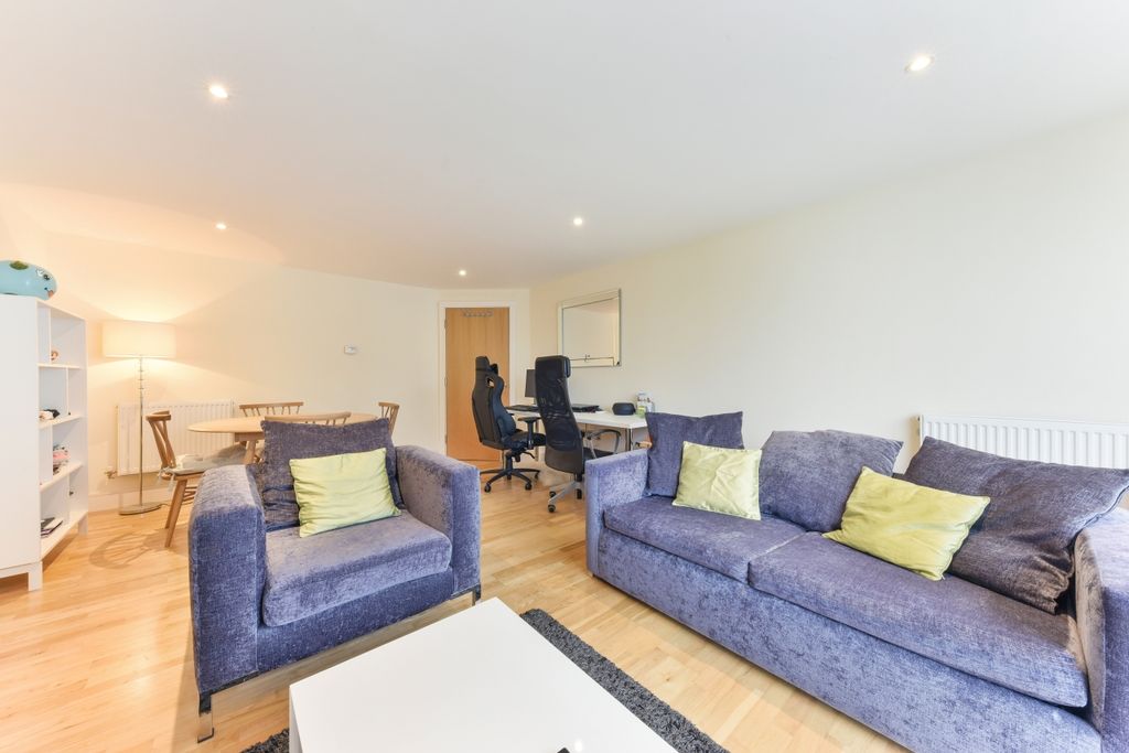 Property photo 3 of 9