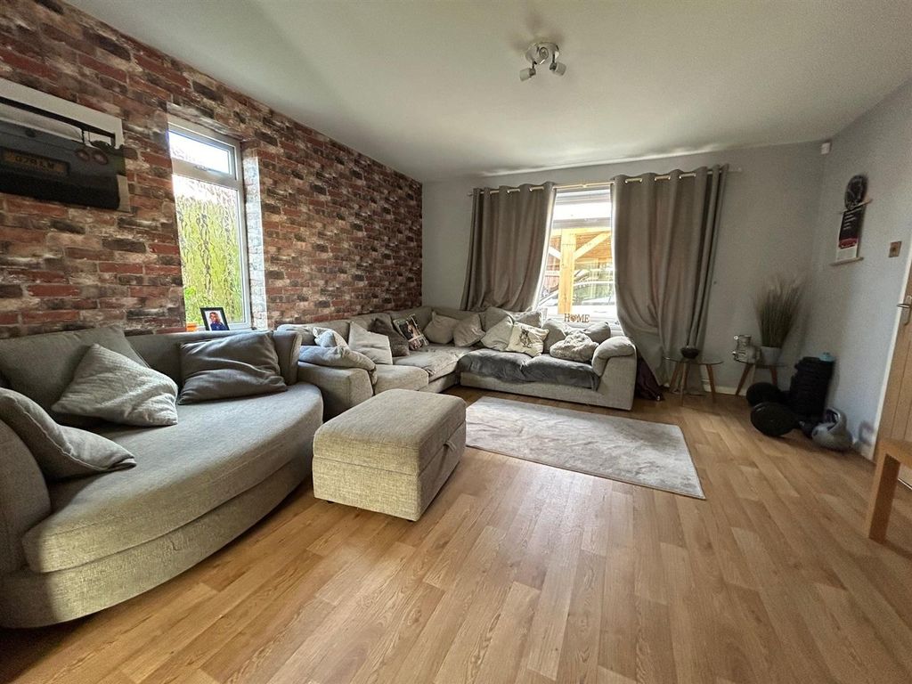 Property photo 3 of 12 6.Jpg