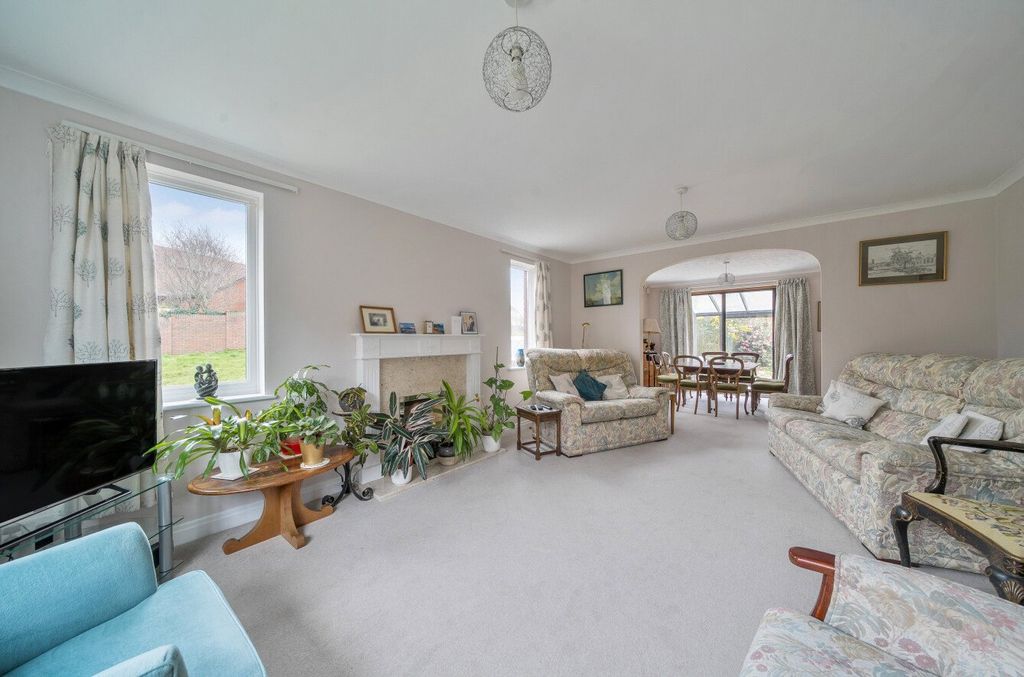 Property photo 3 of 13 Sitting Room