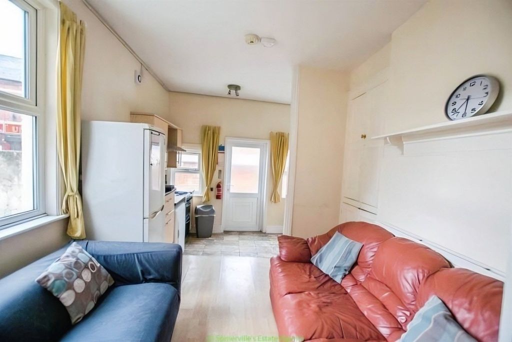 Property photo 3 of 13 Picture No. 23