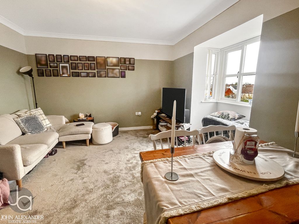 Property photo 3 of 11 20260324_105122799_0.5