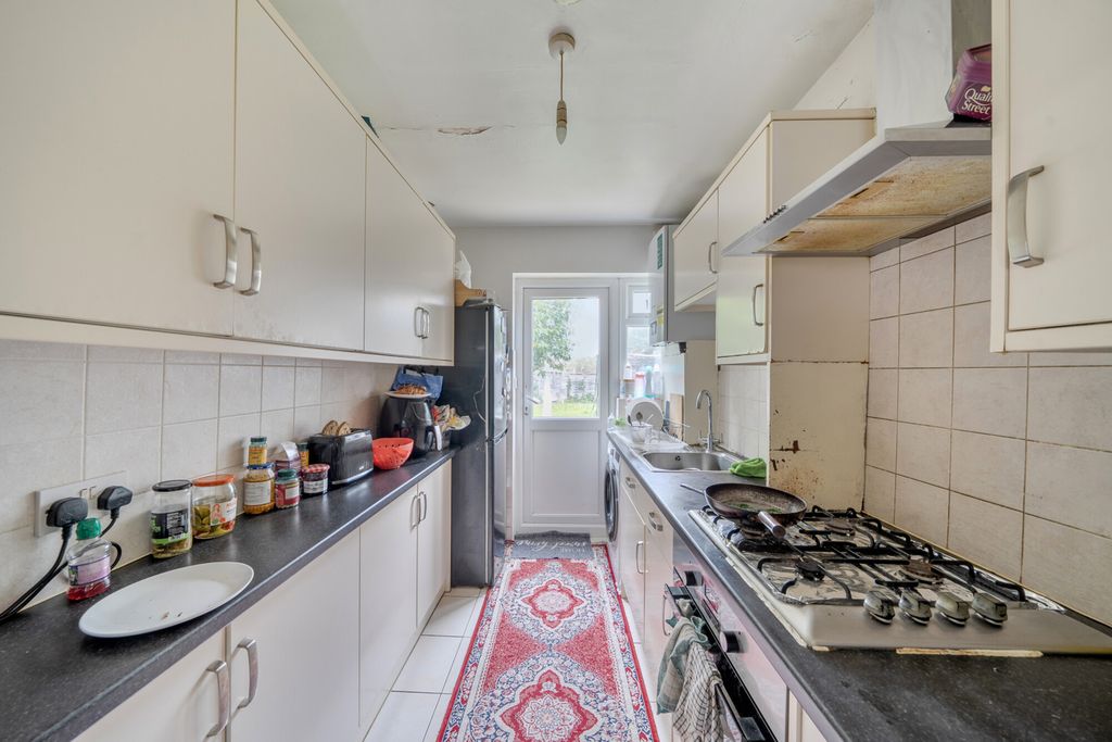 Property photo 3 of 11 1369945-7-68Ef777...