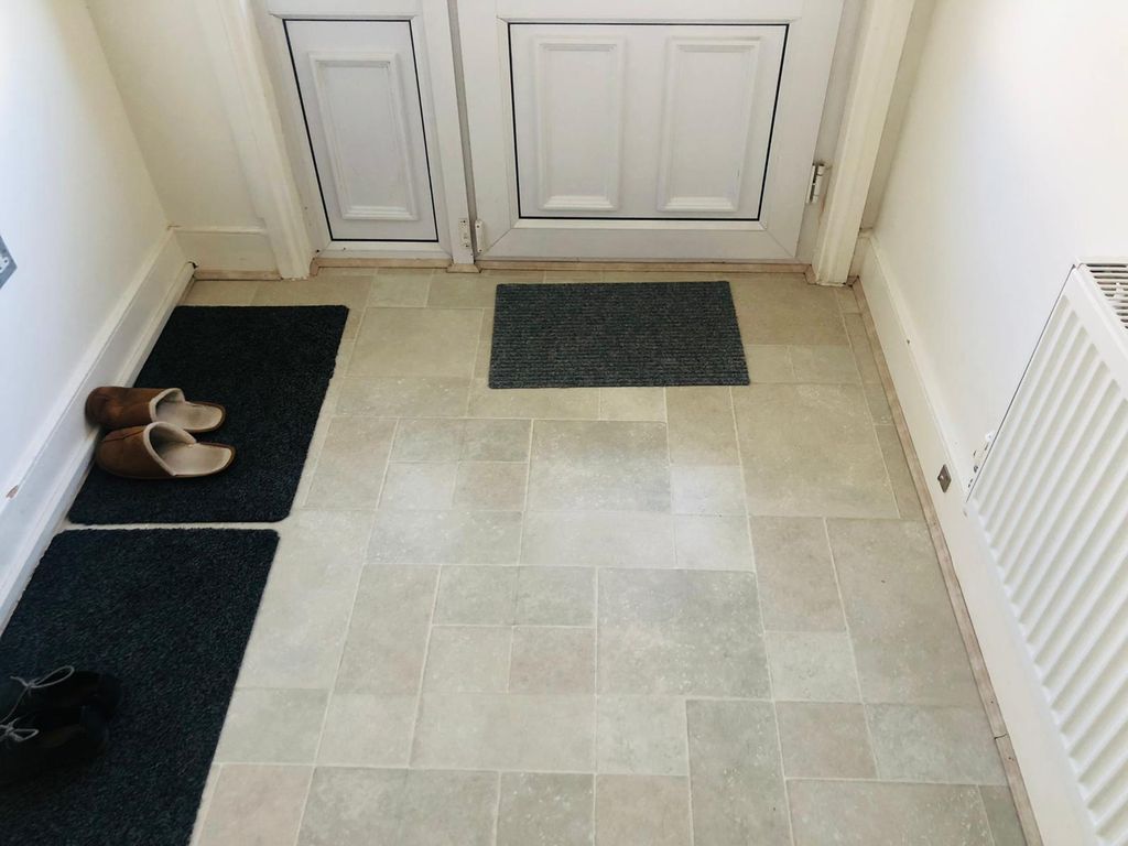 Property photo 2 of 33