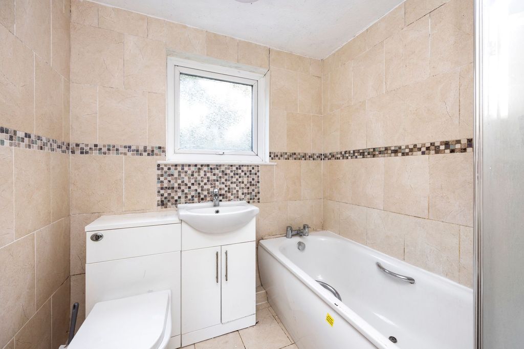 Property photo 3 of 26