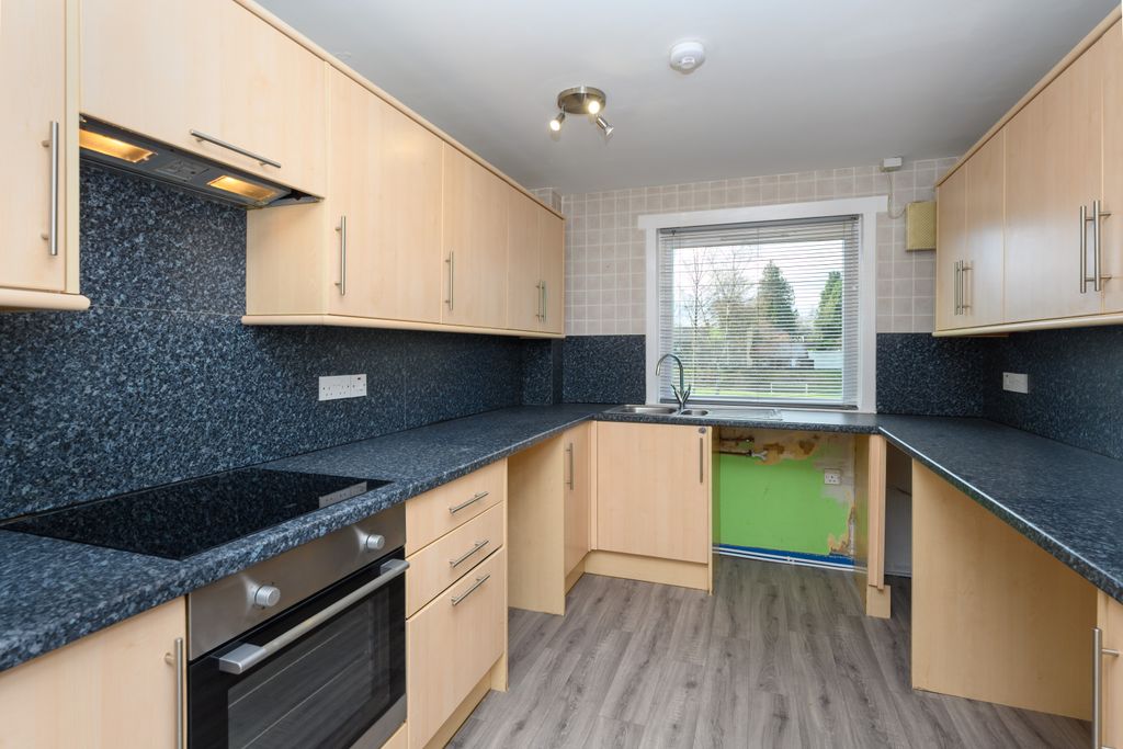 Property photo 2 of 27