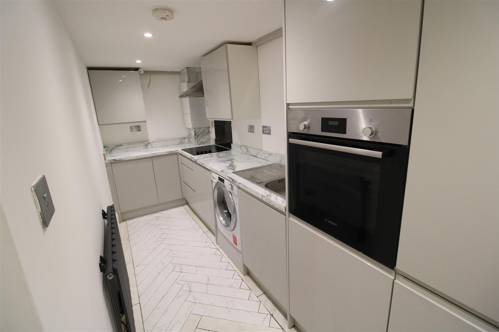 Property photo 3 of 12 40C54Ad3-Fd52-4C26-90Ab-31Daea76D27A.Jpeg