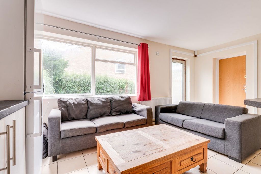 Property photo 2 of 29