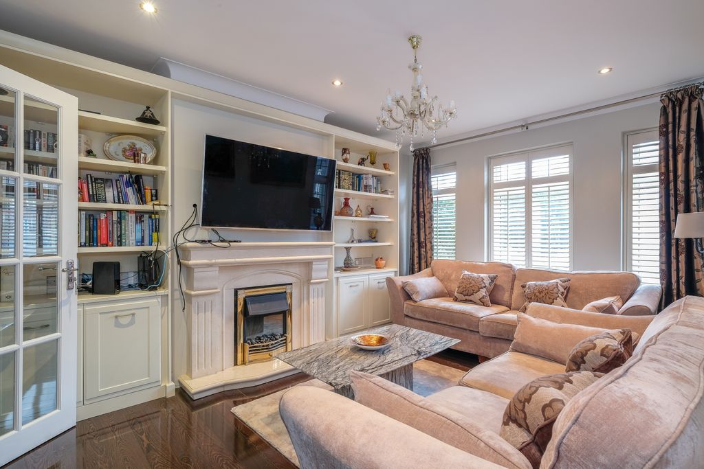 Property photo 3 of 17