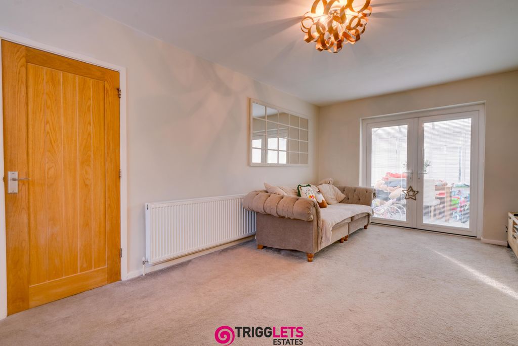 Property photo 3 of 21