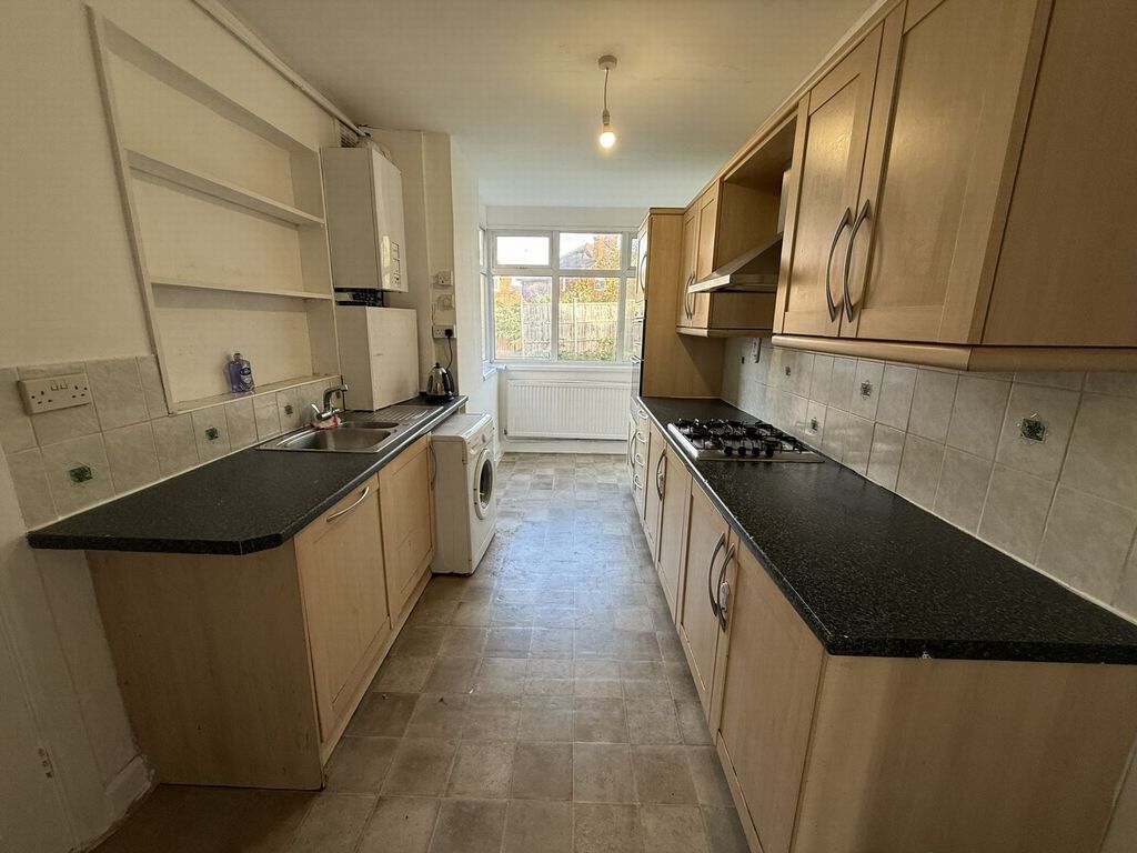 Property photo 3 of 5 Kitchen