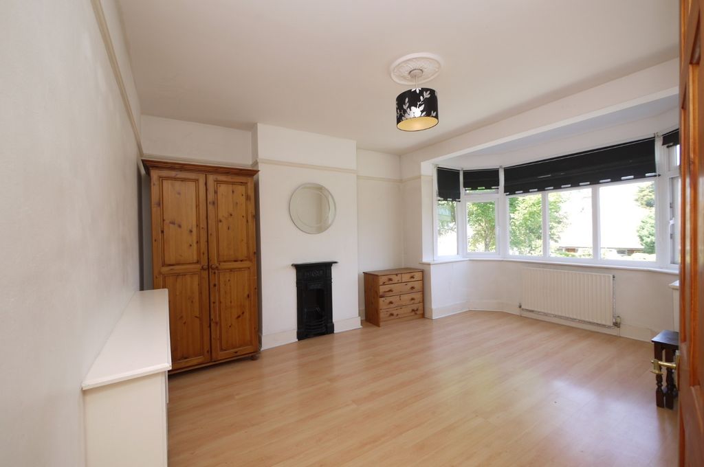 Property photo 3 of 7 5033472