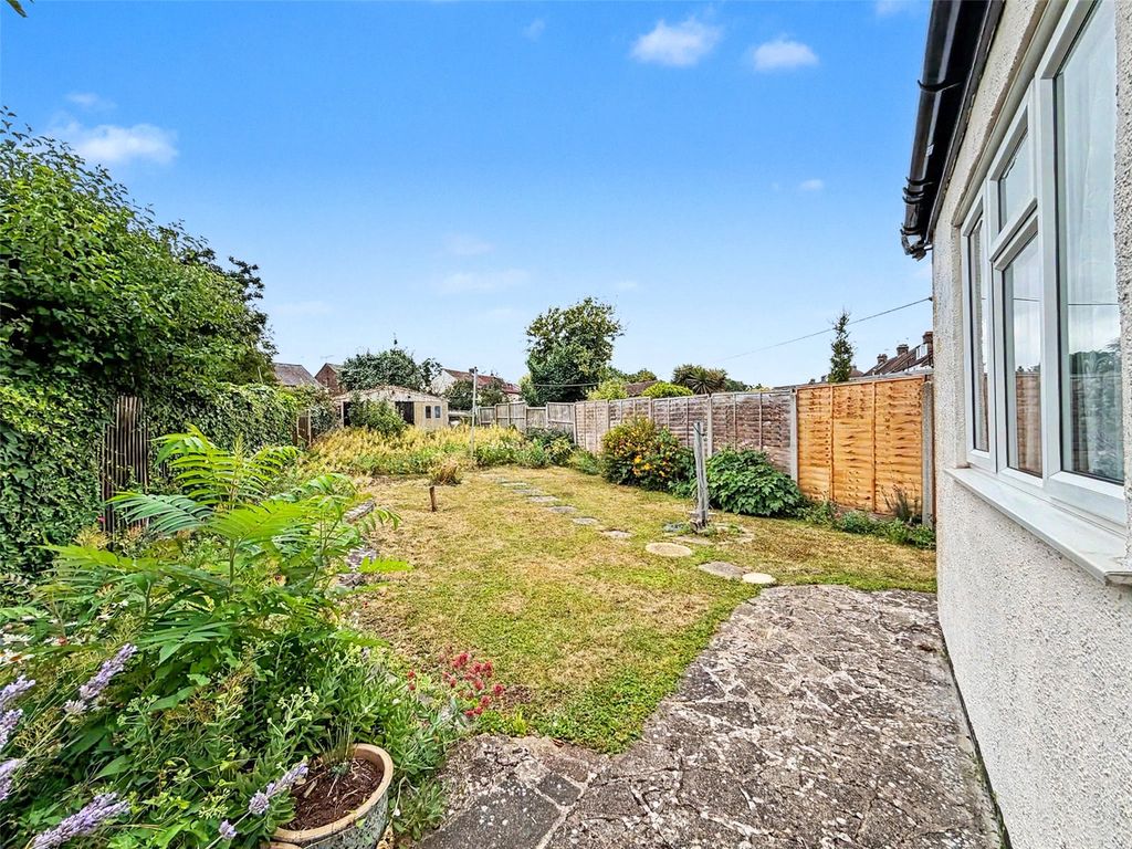 Property photo 2 of 27 Garden