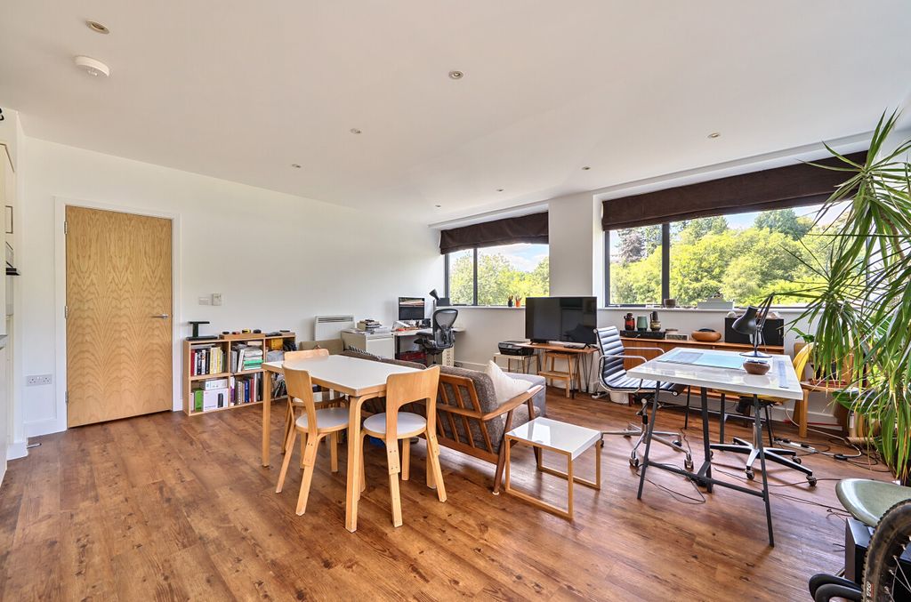 Property photo 3 of 12 1321461-7-686E6Ff...