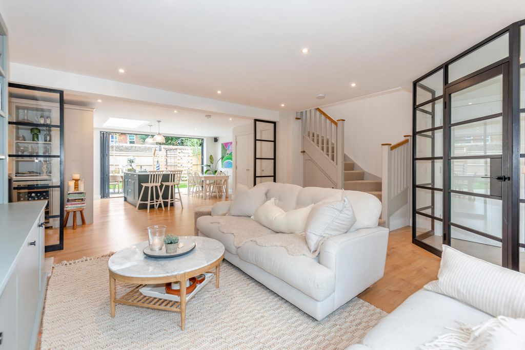 Property photo 2 of 26 Living Room