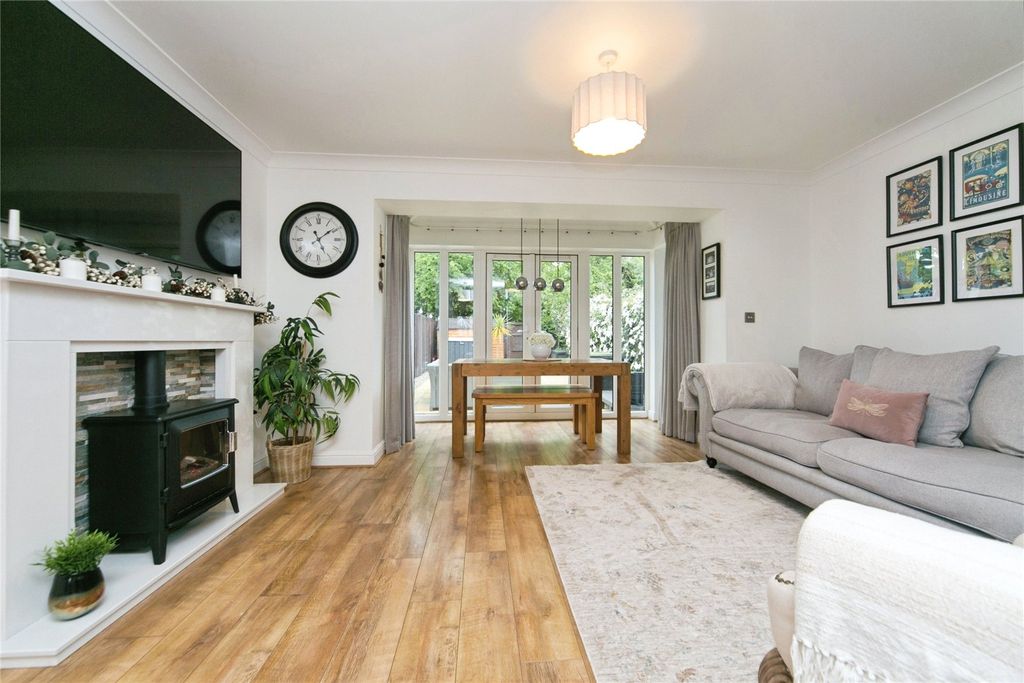 Property photo 2 of 28 Picture No. 09