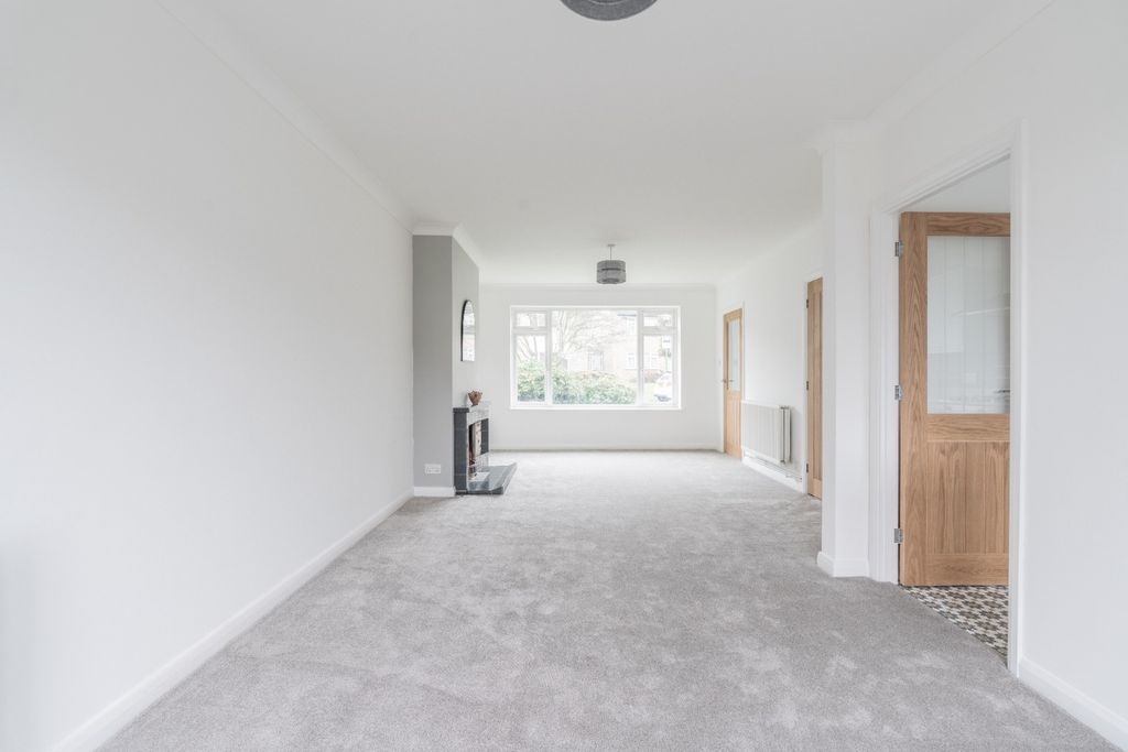 Property photo 2 of 16 5011402