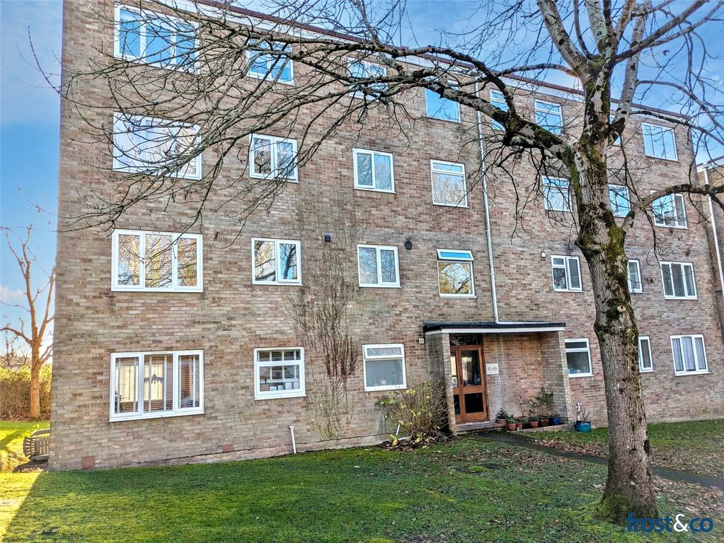 Property photo 1 of 15 Steepdene