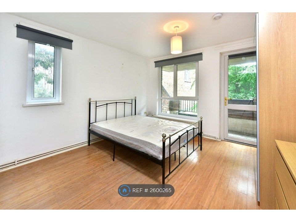 Property photo 3 of 10 Bedroom With Balcony