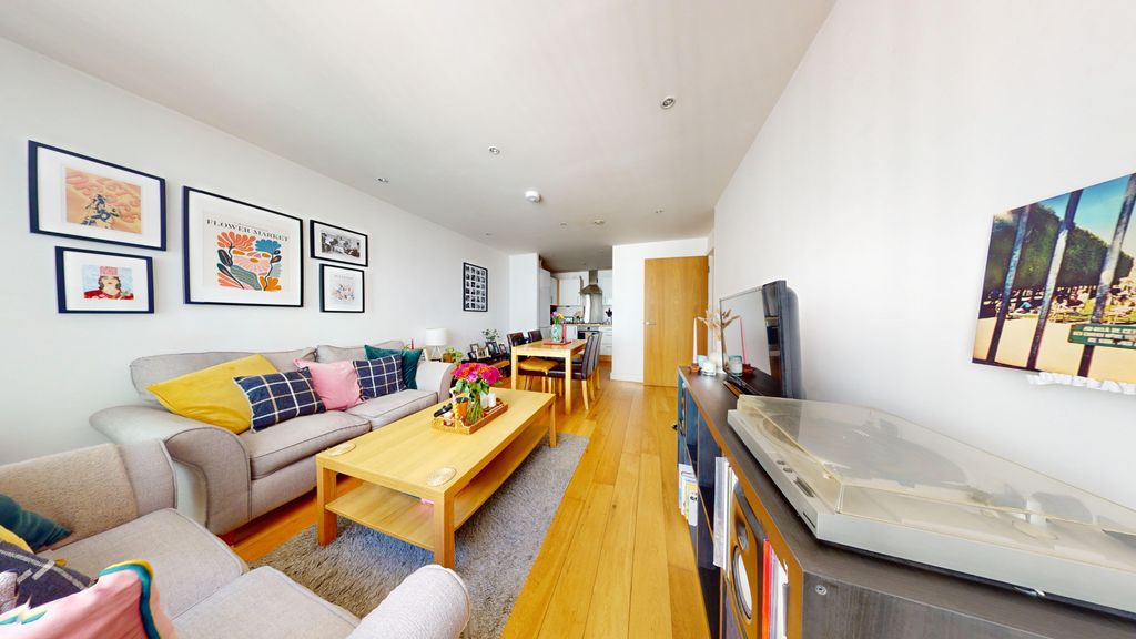 Property photo 3 of 6