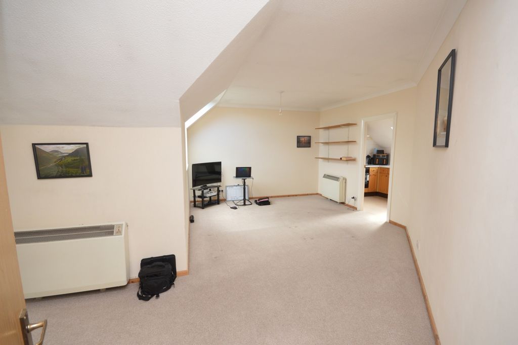 Property photo 2 of 13 Picture No. 28