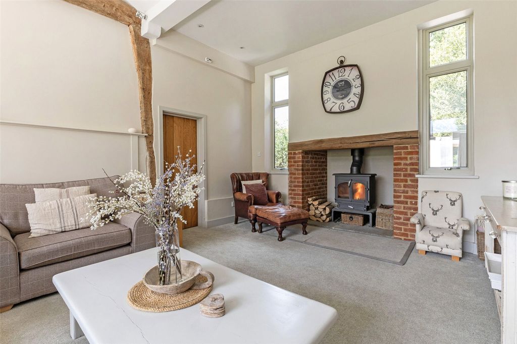 Property photo 2 of 21 Sitting Room