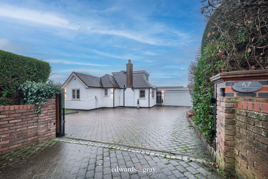 Property photo 2 of 39