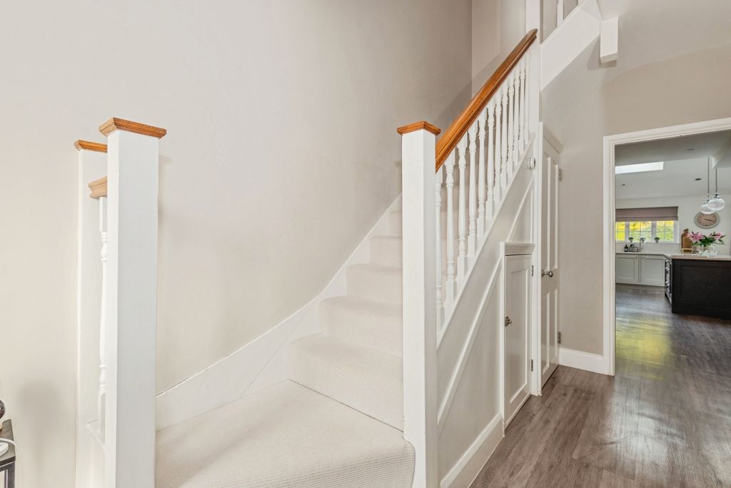 Property photo 2 of 17 Photo